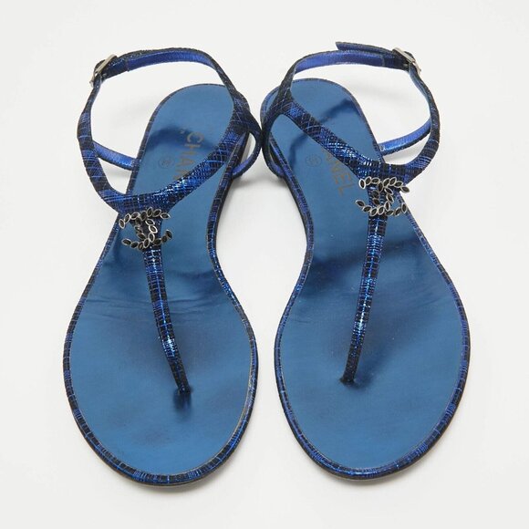 Chanel Women's Flats Blue Suede CC Studded Thong Sandals Size 38.5 C - Picture 1 of 12